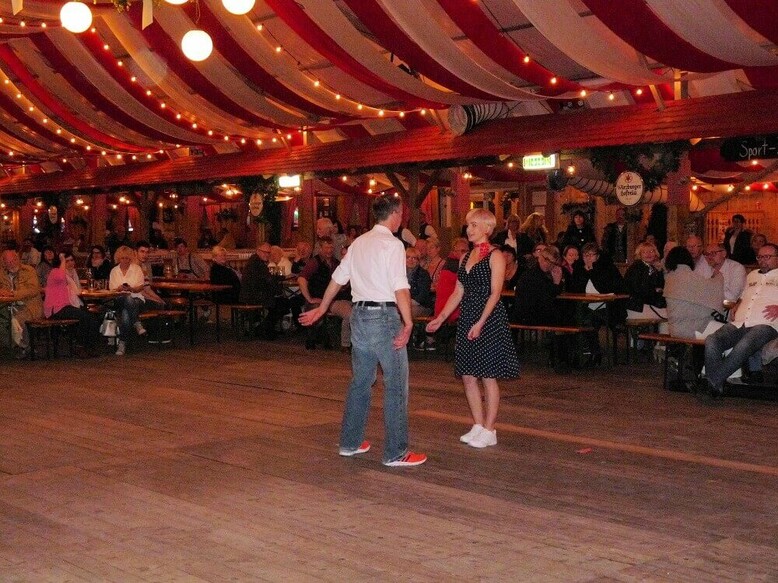 Classic Dance Night voller Erfolg Tanz Club RotGold Würzburg